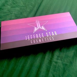 Jeffree Starr queen bitch purple lipstick